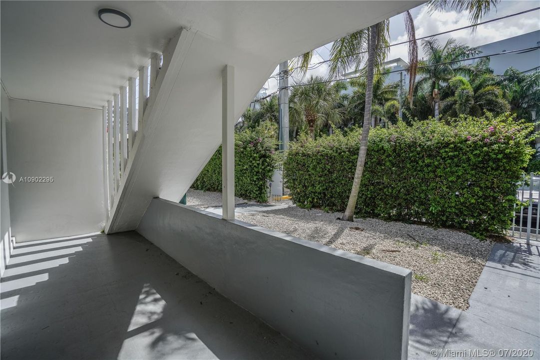 Recently Rented: $1,375 (1 beds, 1 baths, 750 Square Feet)