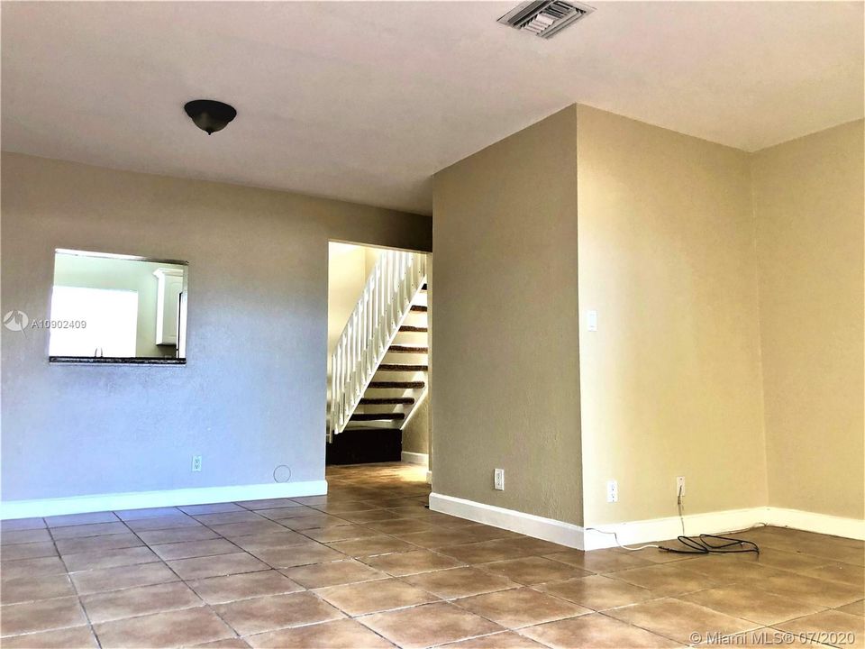 Vendido Recientemente: $161,120 (2 camas, 1 baños, 1020 Pies cuadrados)
