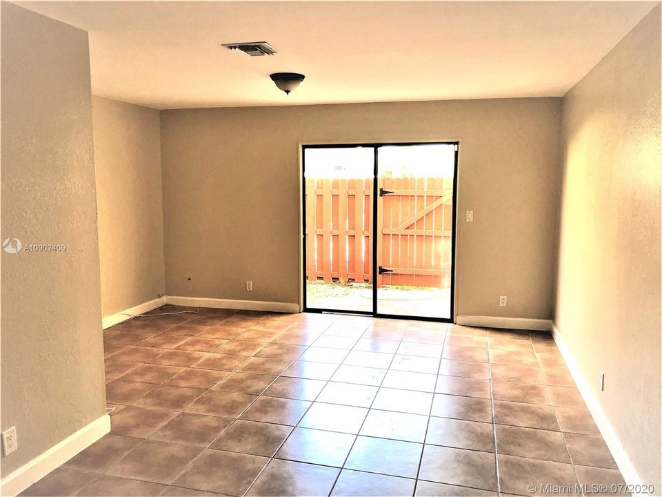 Vendido Recientemente: $161,120 (2 camas, 1 baños, 1020 Pies cuadrados)