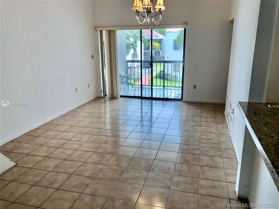 Vendido Recientemente: $210,000 (2 camas, 2 baños, 1000 Pies cuadrados)