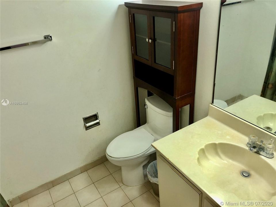 Vendido Recientemente: $210,000 (2 camas, 2 baños, 1000 Pies cuadrados)