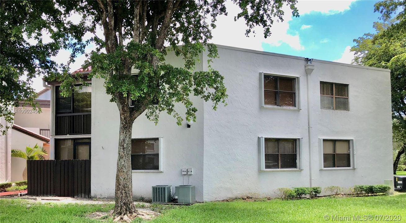 Vendido Recientemente: $210,000 (2 camas, 2 baños, 1000 Pies cuadrados)
