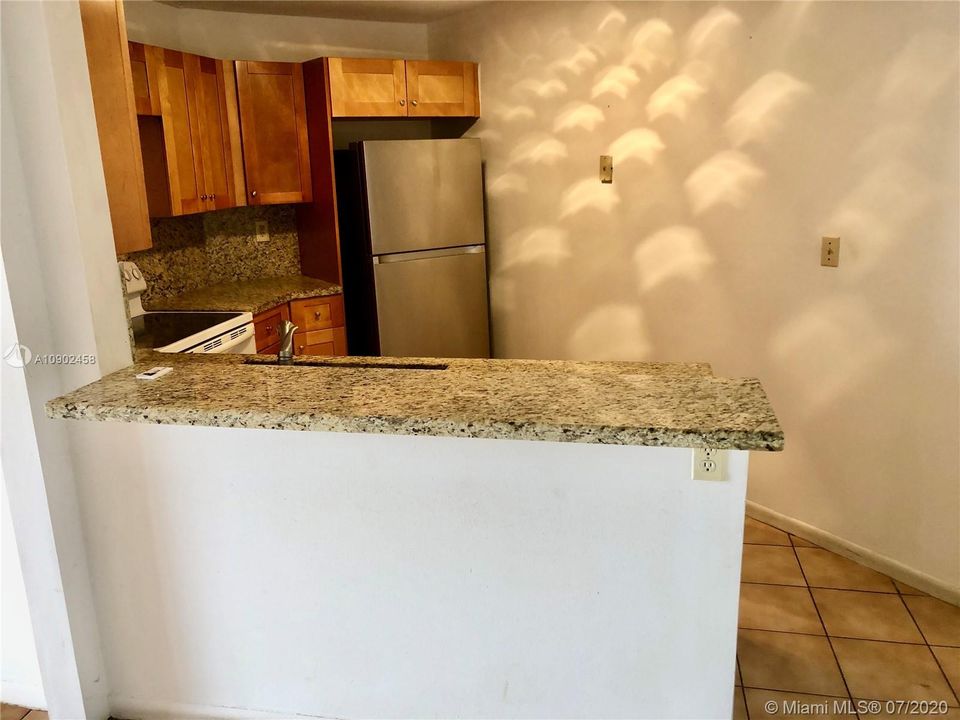 Vendido Recientemente: $210,000 (2 camas, 2 baños, 1000 Pies cuadrados)