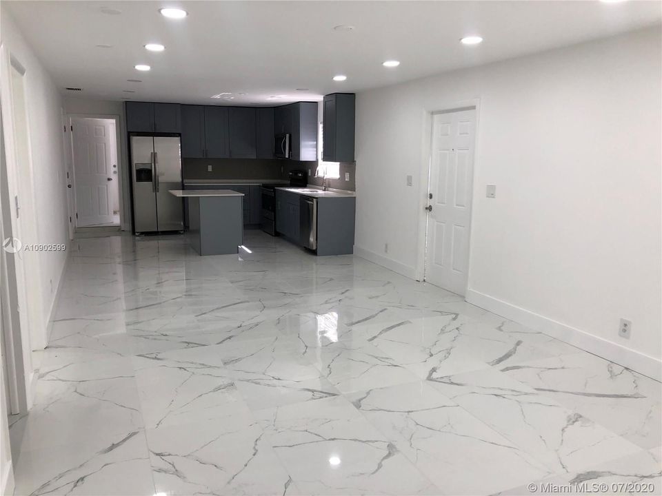 Recently Rented: $2,900 (4 beds, 2 baths, 1482 Square Feet)