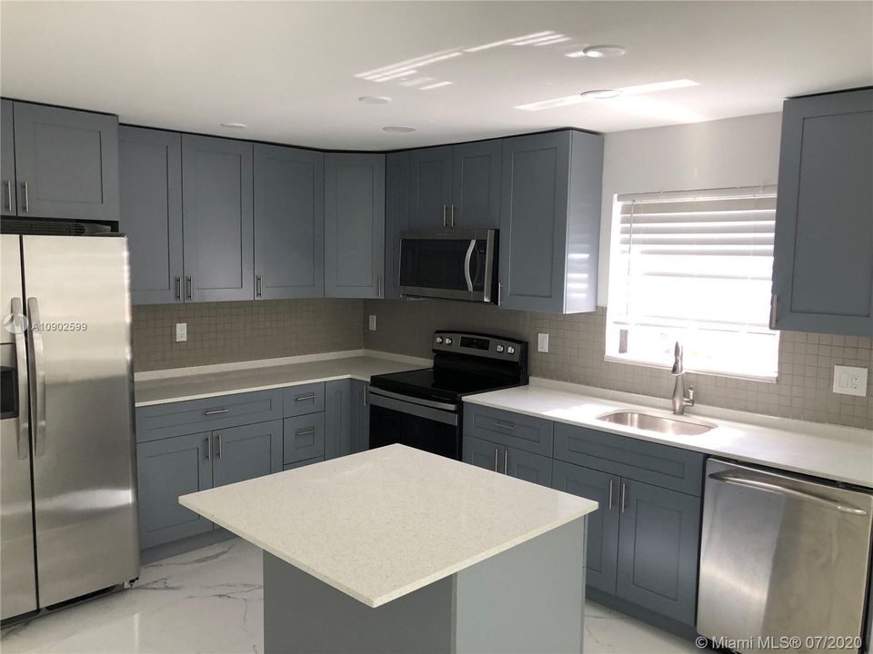 Recently Rented: $2,900 (4 beds, 2 baths, 1482 Square Feet)