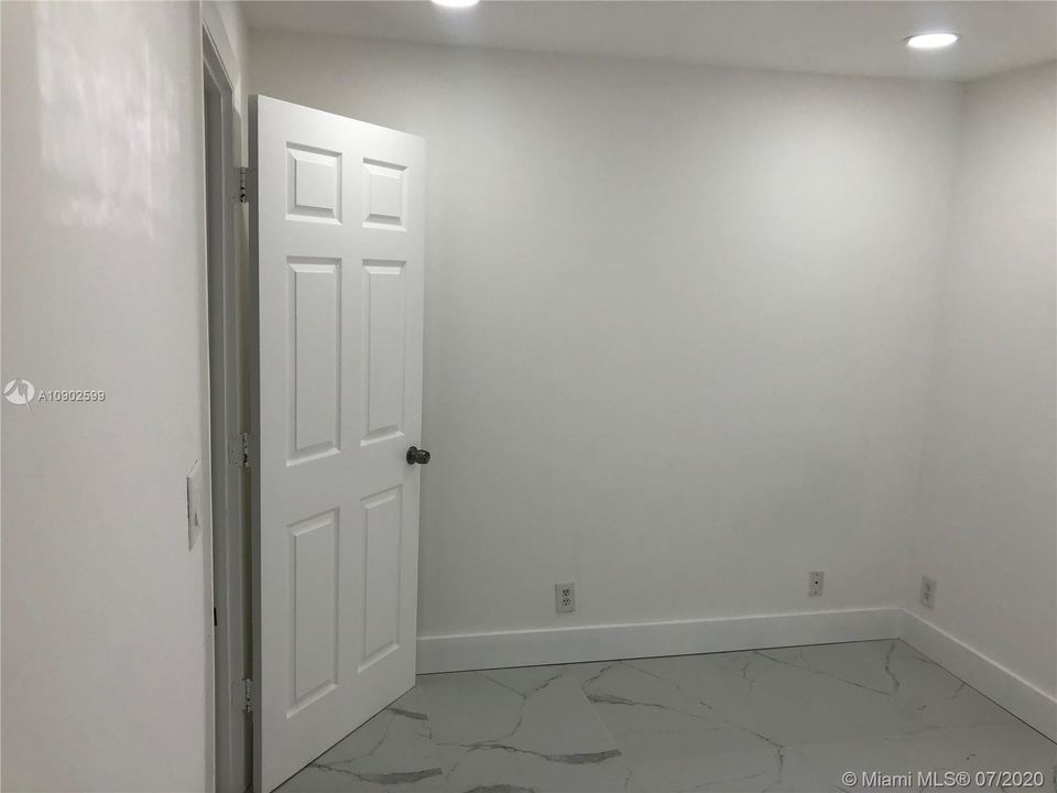 Recently Rented: $2,900 (4 beds, 2 baths, 1482 Square Feet)