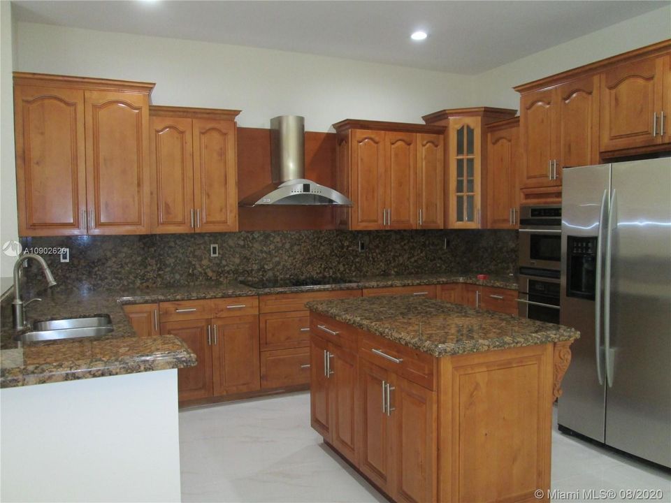 Recently Sold: $659,900 (5 beds, 4 baths, 3727 Square Feet)