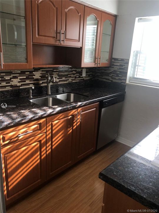 Недавно арендовано: $2,050 (3 спален, 2 ванн, 1183 Квадратных фут)