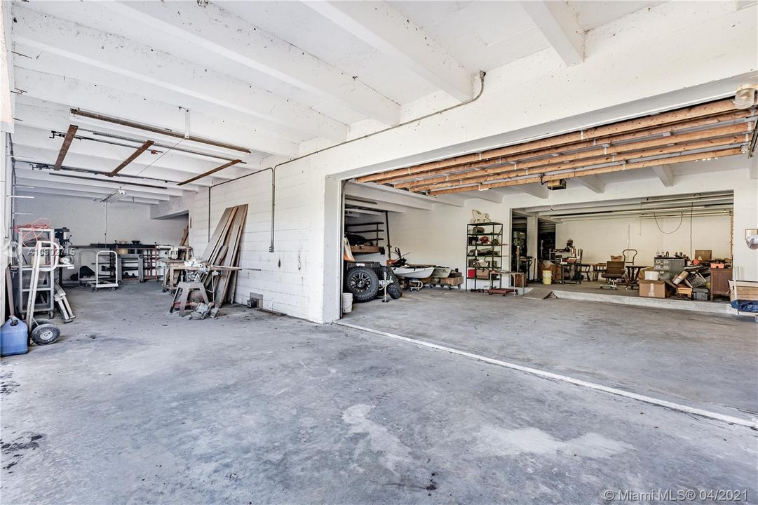 Large custom garage / workshop under home 3.