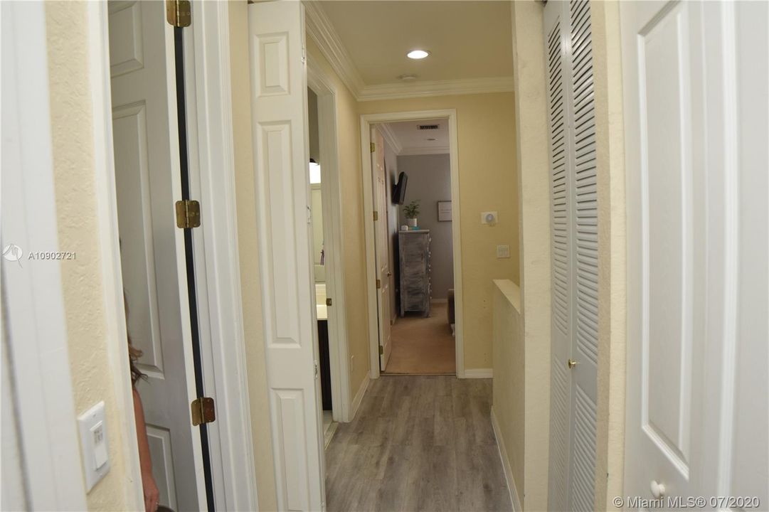 Недавно продано: $246,000 (3 спален, 2 ванн, 1430 Квадратных фут)