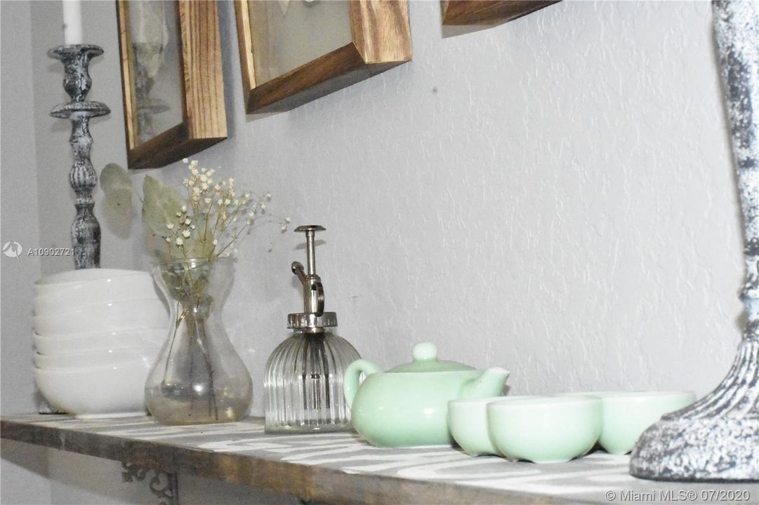 Недавно продано: $246,000 (3 спален, 2 ванн, 1430 Квадратных фут)