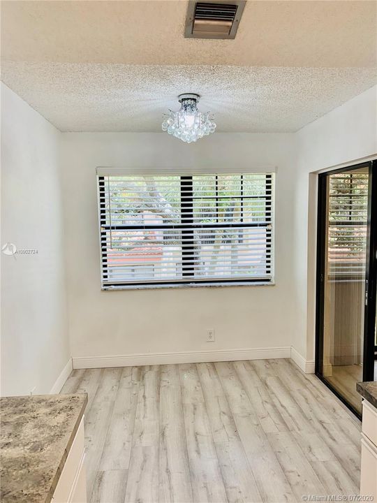 Recently Sold: $274,000 (3 beds, 2 baths, 1438 Square Feet)