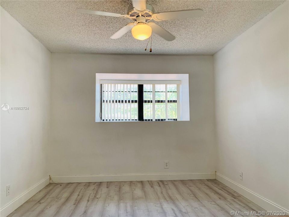 Recently Sold: $274,000 (3 beds, 2 baths, 1438 Square Feet)