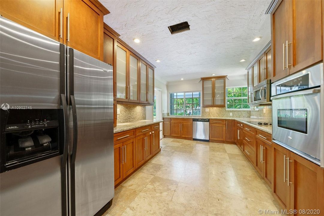 Recently Rented: $4,000 (4 beds, 2 baths, 2340 Square Feet)