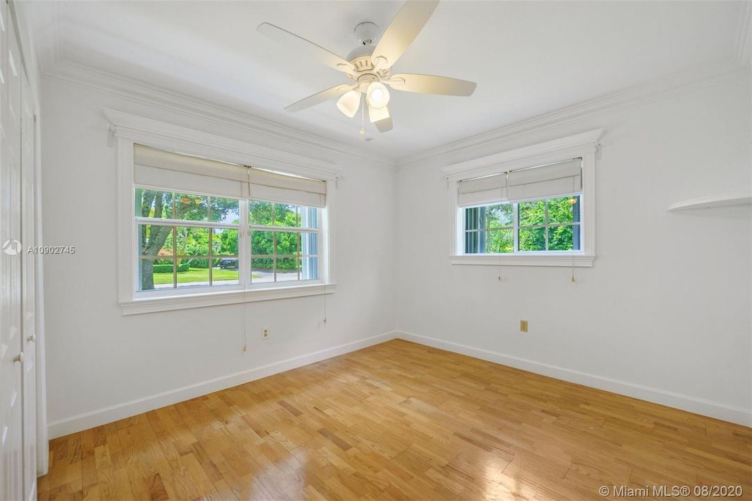 Recently Rented: $4,000 (4 beds, 2 baths, 2340 Square Feet)