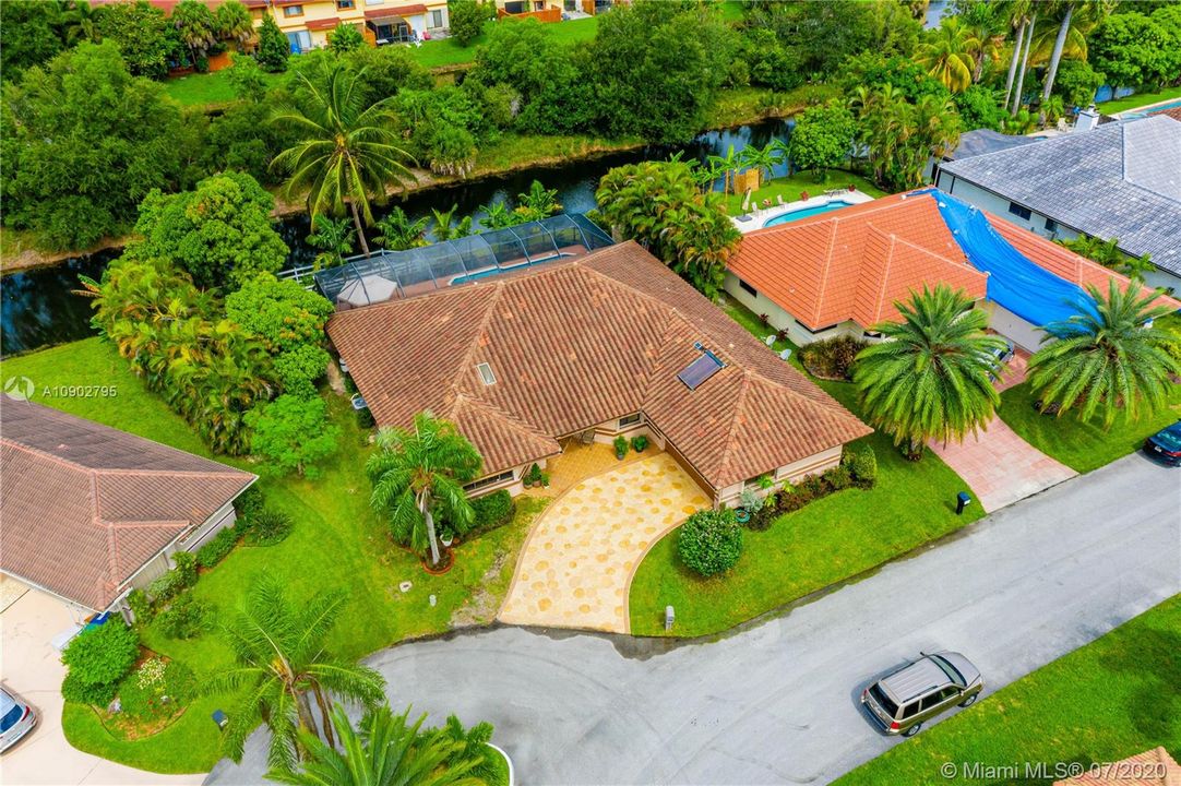 Vendido Recientemente: $429,770 (4 camas, 3 baños, 2765 Pies cuadrados)