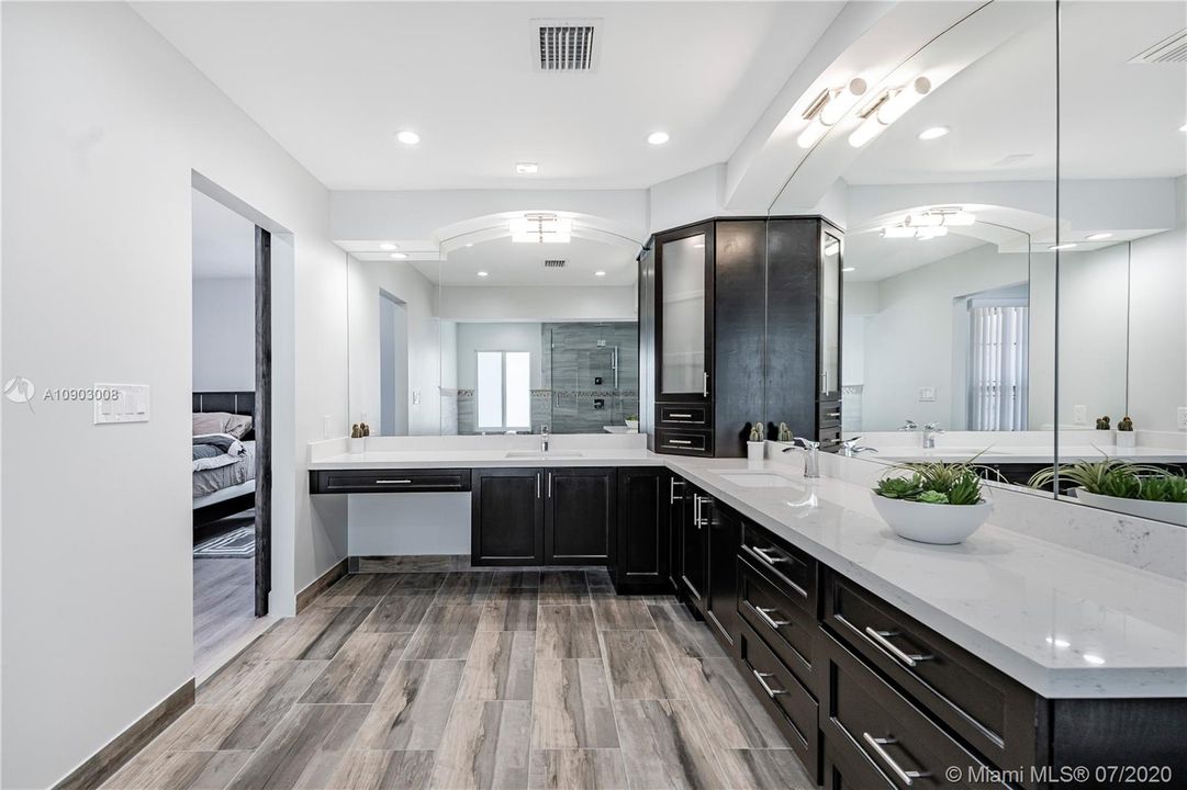 Recently Sold: $695,000 (4 beds, 3 baths, 0 Square Feet)