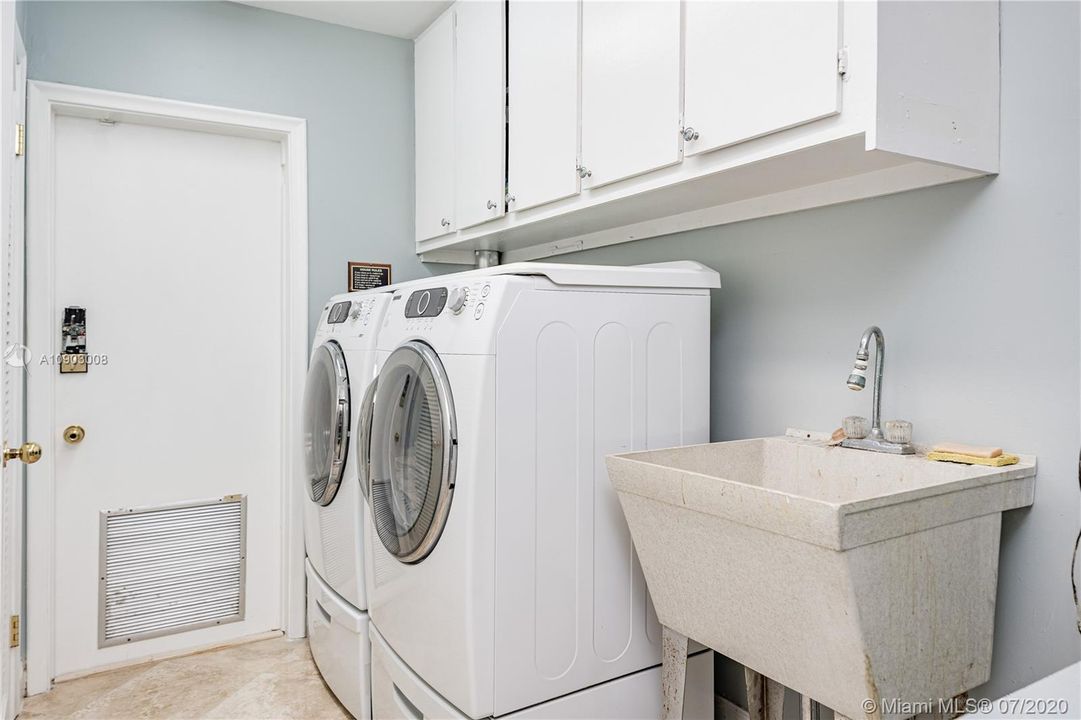 Recently Sold: $695,000 (4 beds, 3 baths, 0 Square Feet)