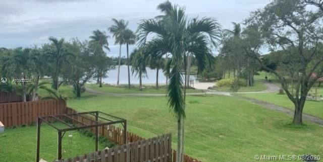 Vendido Recientemente: $429,000 (5 camas, 3 baños, 2857 Pies cuadrados)