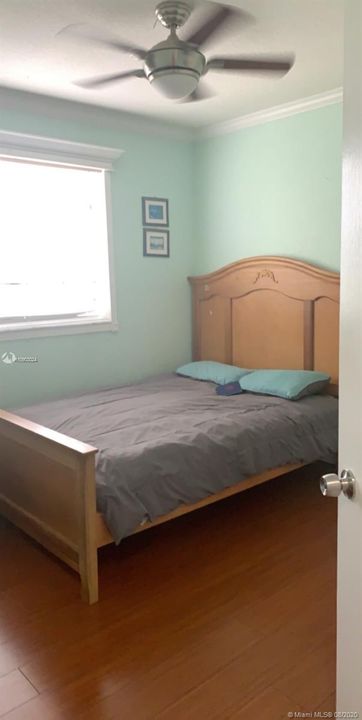 Vendido Recientemente: $429,000 (5 camas, 3 baños, 2857 Pies cuadrados)