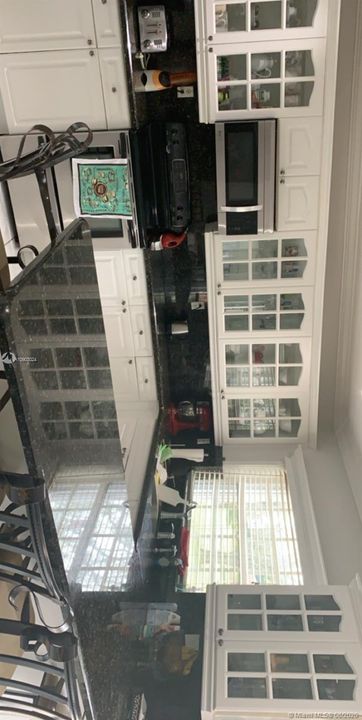 Vendido Recientemente: $429,000 (5 camas, 3 baños, 2857 Pies cuadrados)
