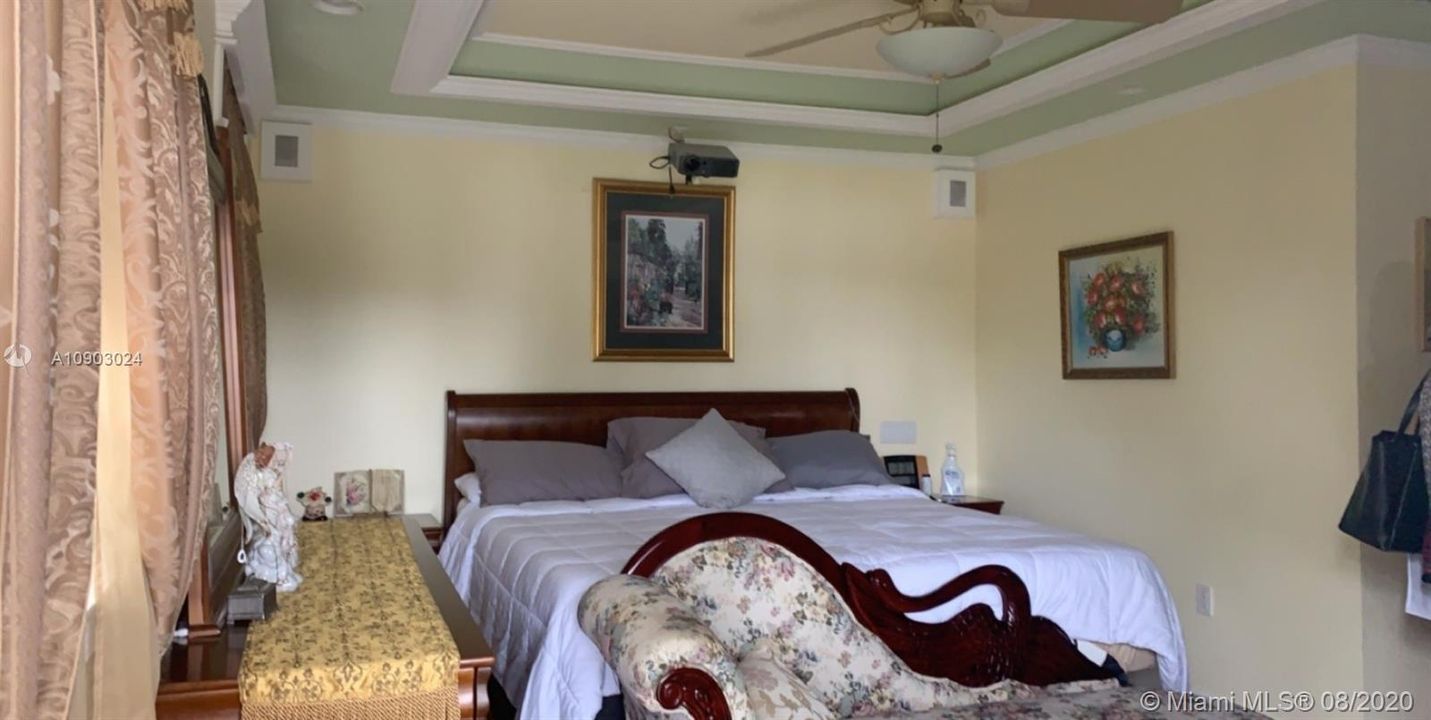 Vendido Recientemente: $429,000 (5 camas, 3 baños, 2857 Pies cuadrados)