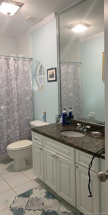 Vendido Recientemente: $429,000 (5 camas, 3 baños, 2857 Pies cuadrados)