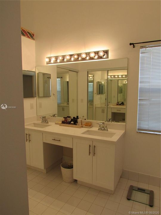 Recently Rented: $2,650 (3 beds, 2 baths, 1632 Square Feet)