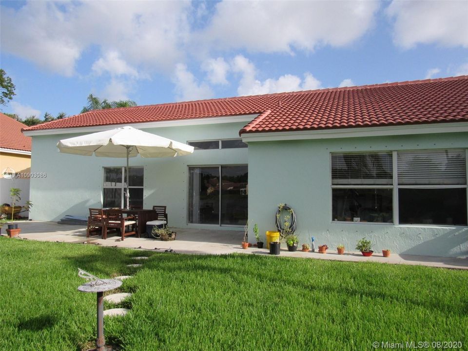 Recently Rented: $2,650 (3 beds, 2 baths, 1632 Square Feet)