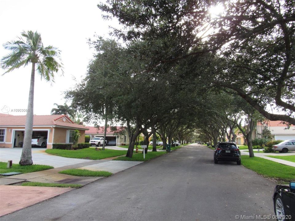 Recently Rented: $2,650 (3 beds, 2 baths, 1632 Square Feet)