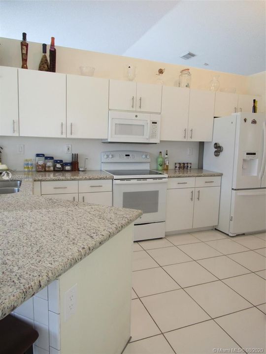 Recently Rented: $2,650 (3 beds, 2 baths, 1632 Square Feet)