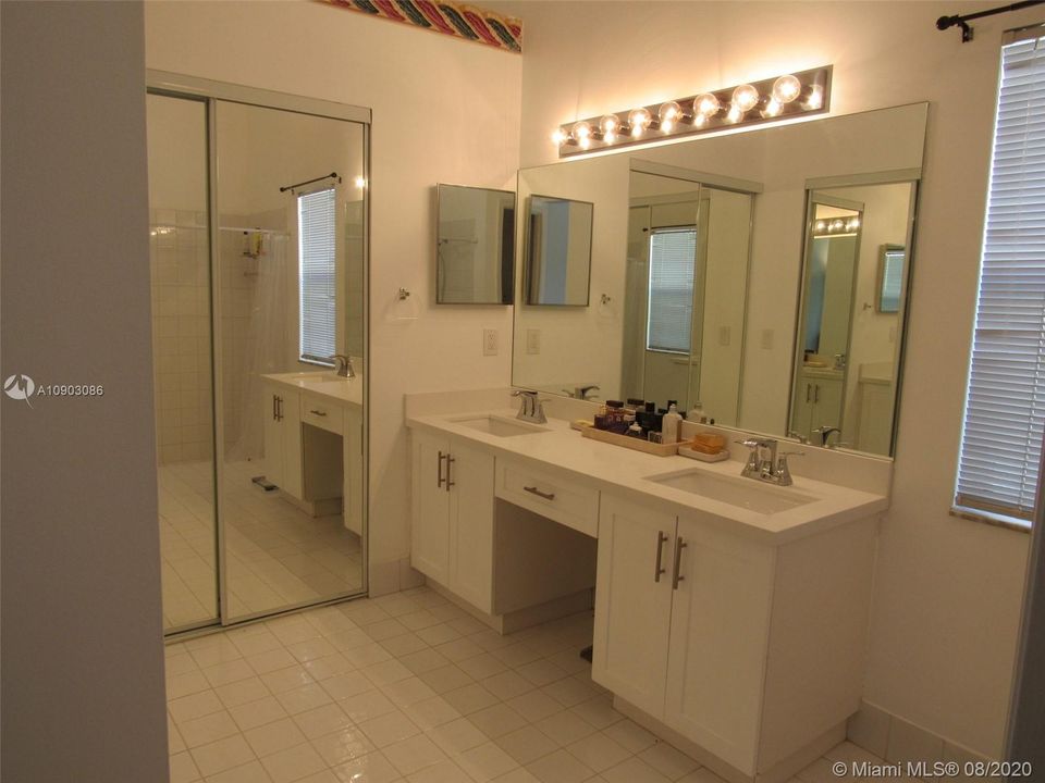 Recently Rented: $2,650 (3 beds, 2 baths, 1632 Square Feet)