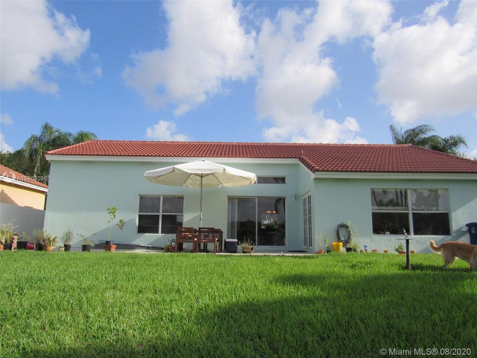 Recently Rented: $2,650 (3 beds, 2 baths, 1632 Square Feet)