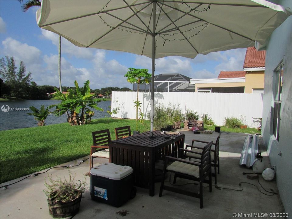 Recently Rented: $2,650 (3 beds, 2 baths, 1632 Square Feet)