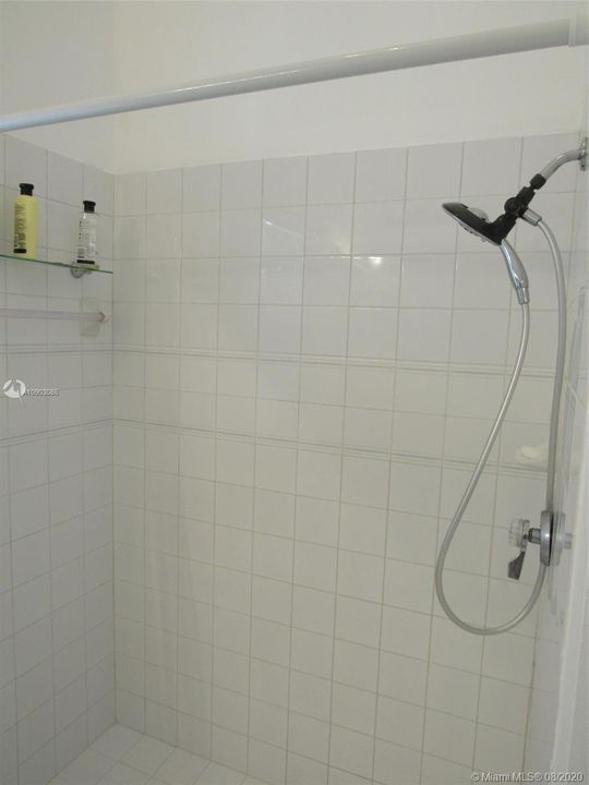 Recently Rented: $2,650 (3 beds, 2 baths, 1632 Square Feet)