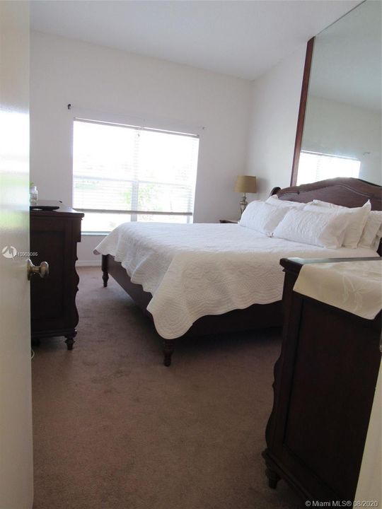Recently Rented: $2,650 (3 beds, 2 baths, 1632 Square Feet)