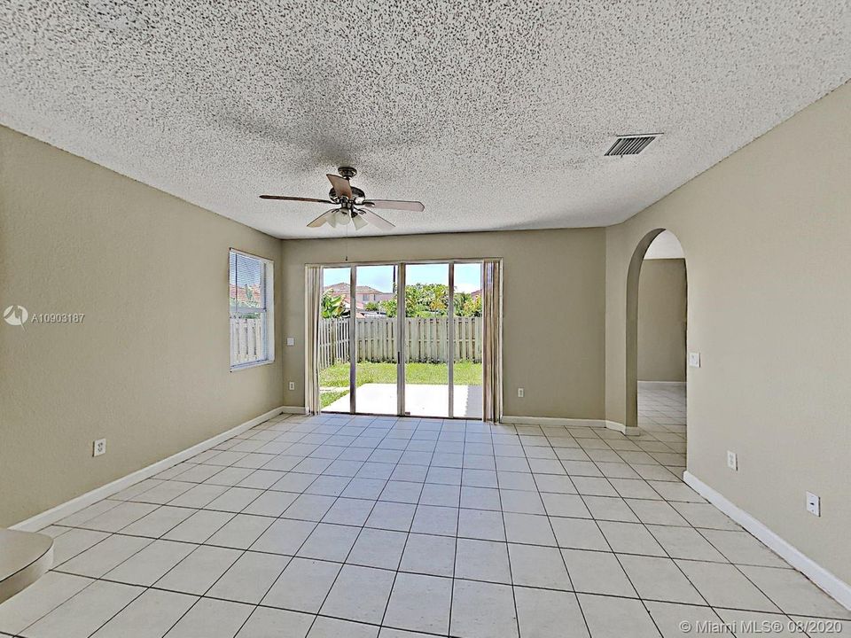 Recently Rented: $2,215 (4 beds, 2 baths, 2147 Square Feet)