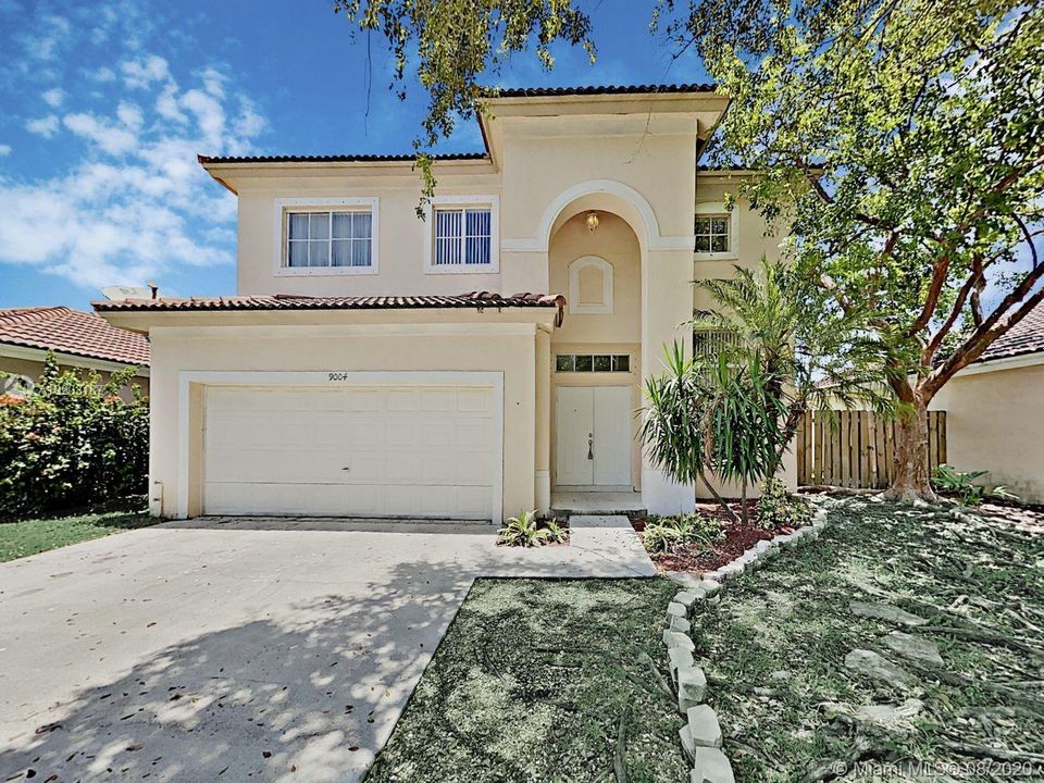 Recently Rented: $2,215 (4 beds, 2 baths, 2147 Square Feet)