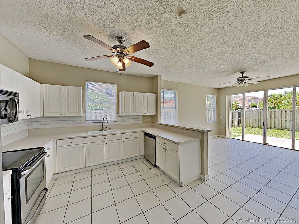 Recently Rented: $2,215 (4 beds, 2 baths, 2147 Square Feet)