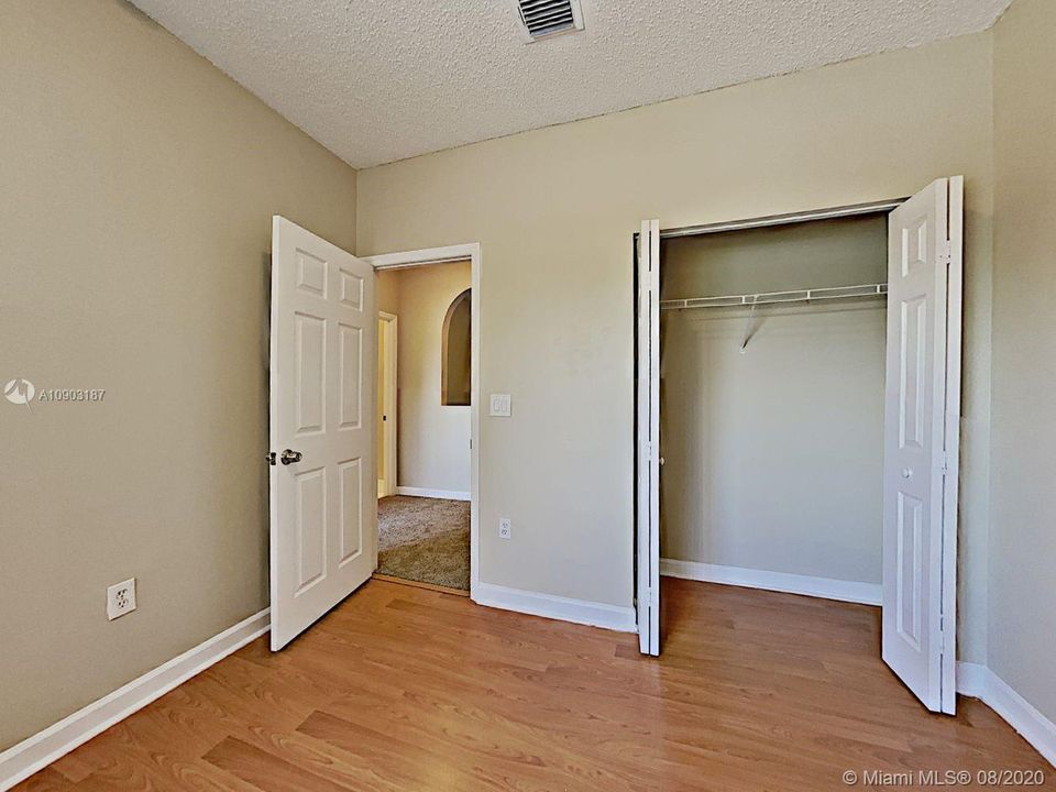 Recently Rented: $2,215 (4 beds, 2 baths, 2147 Square Feet)