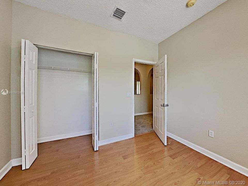 Recently Rented: $2,215 (4 beds, 2 baths, 2147 Square Feet)