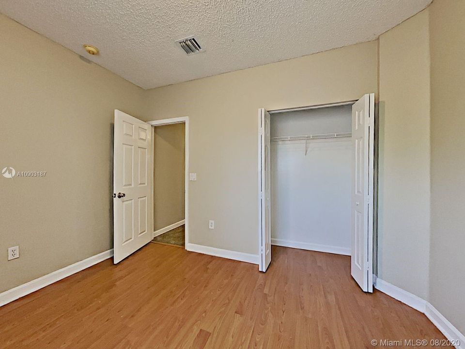 Recently Rented: $2,215 (4 beds, 2 baths, 2147 Square Feet)