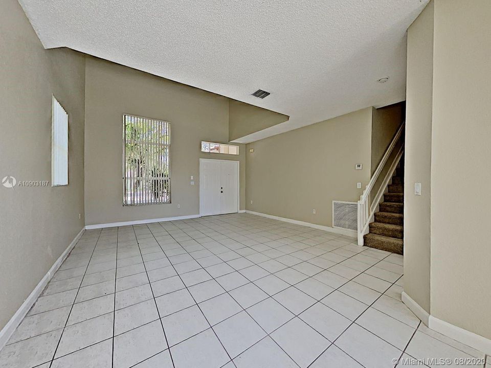 Recently Rented: $2,215 (4 beds, 2 baths, 2147 Square Feet)