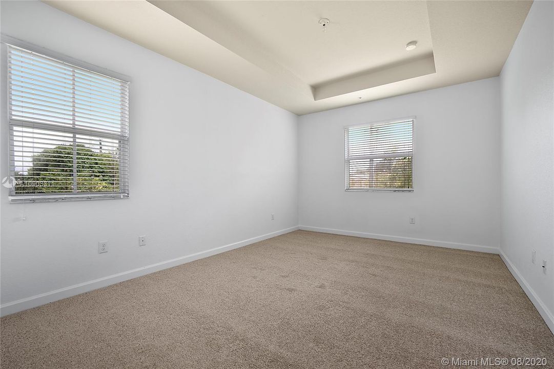 Recently Sold: $345,000 (4 beds, 3 baths, 1992 Square Feet)