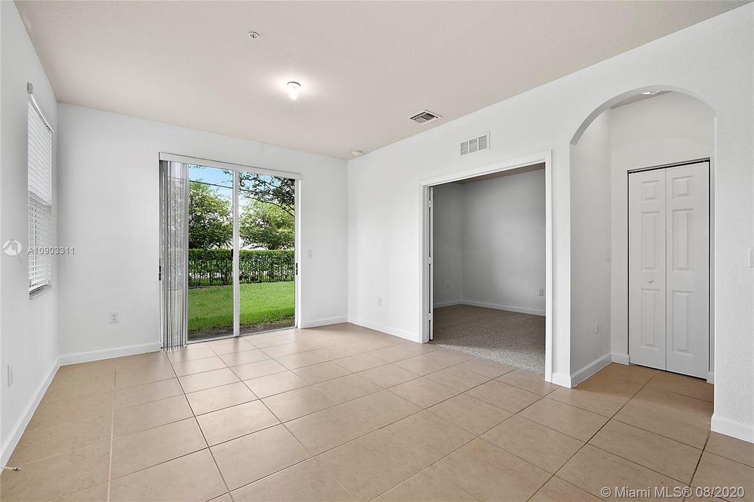 Recently Sold: $345,000 (4 beds, 3 baths, 1992 Square Feet)