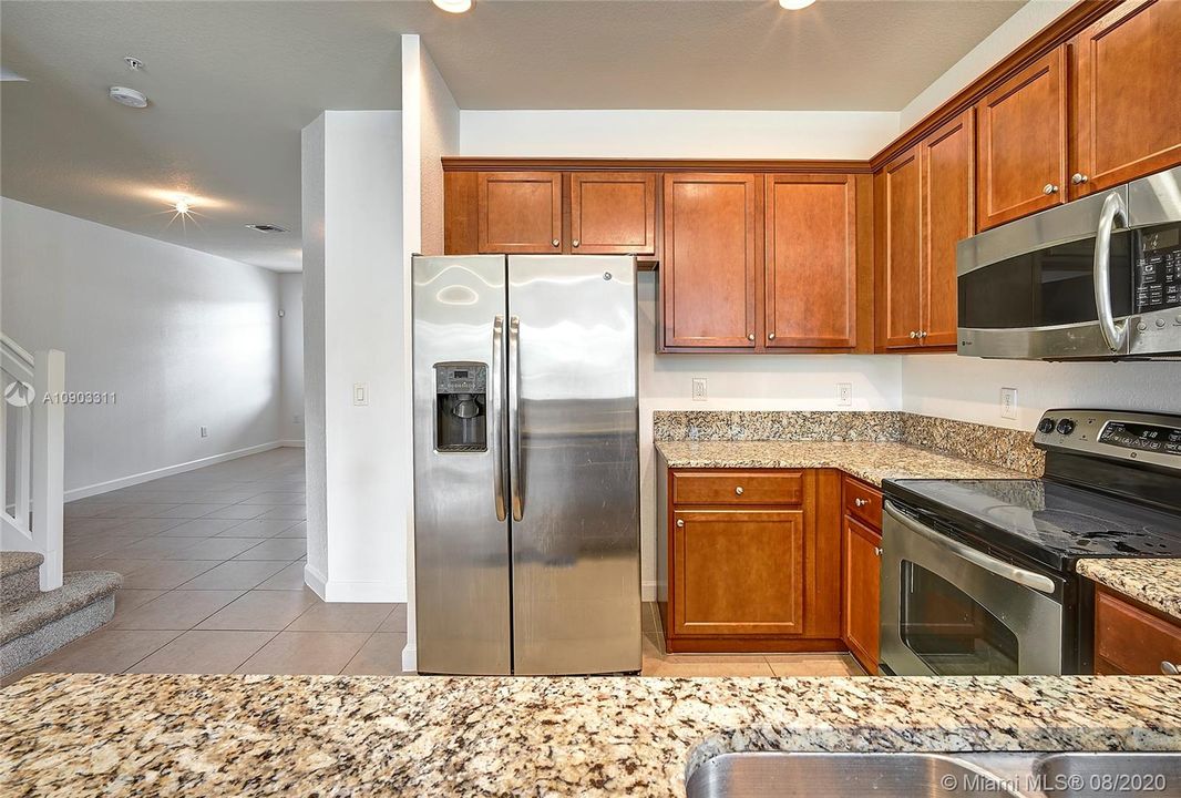 Recently Sold: $345,000 (4 beds, 3 baths, 1992 Square Feet)