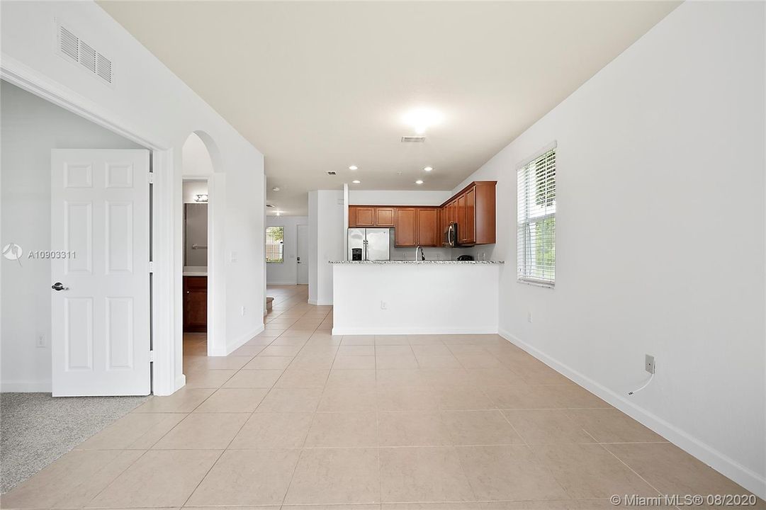 Recently Sold: $345,000 (4 beds, 3 baths, 1992 Square Feet)