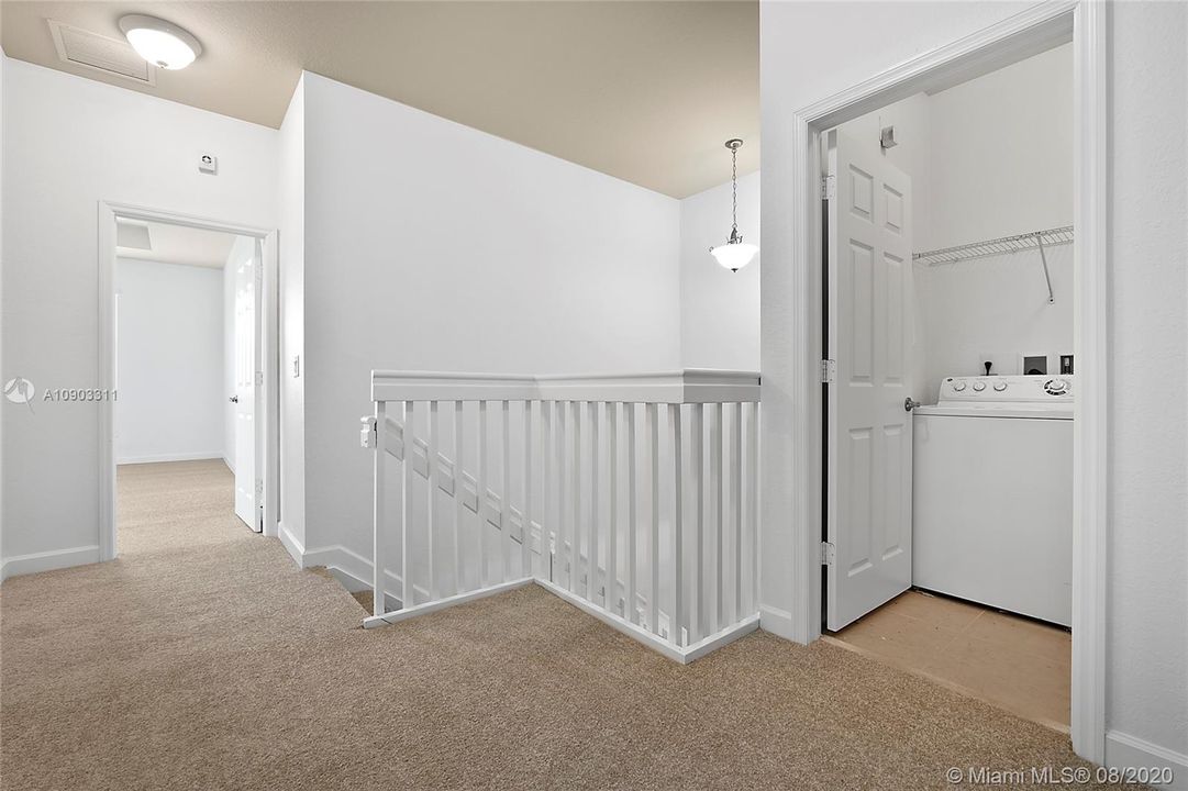 Recently Sold: $345,000 (4 beds, 3 baths, 1992 Square Feet)