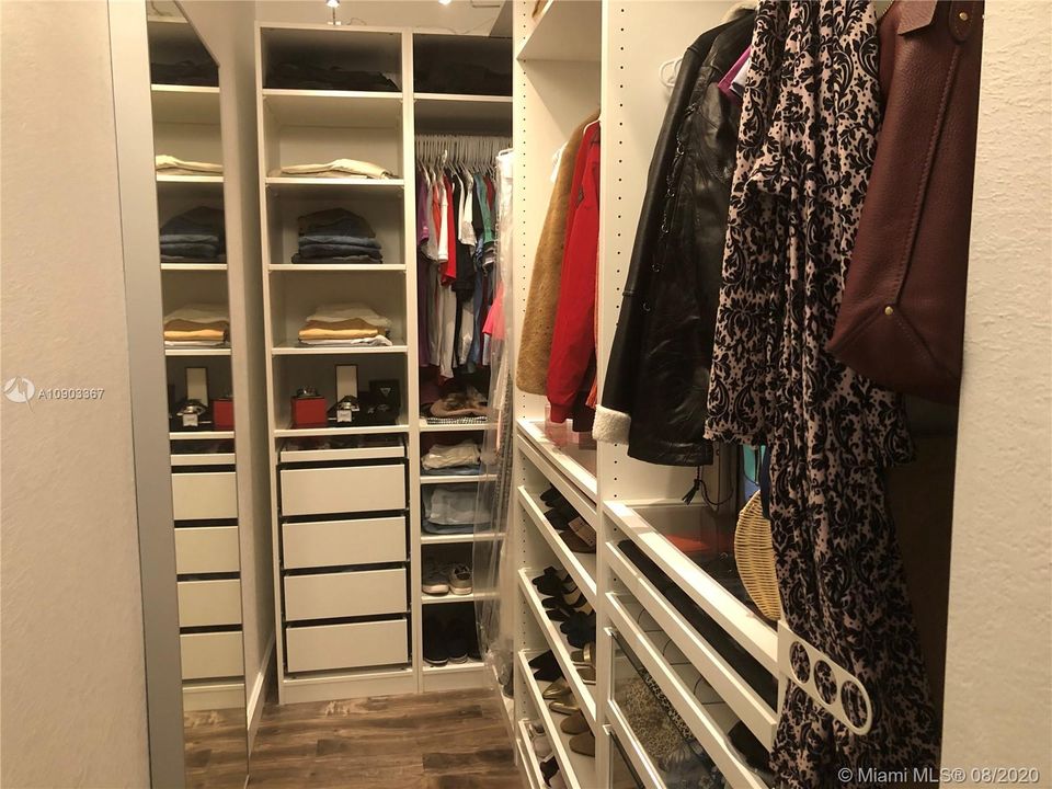 Недавно продано: $249,000 (3 спален, 2 ванн, 1442 Квадратных фут)