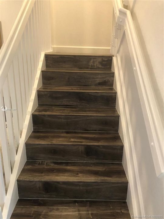 Недавно продано: $249,000 (3 спален, 2 ванн, 1442 Квадратных фут)